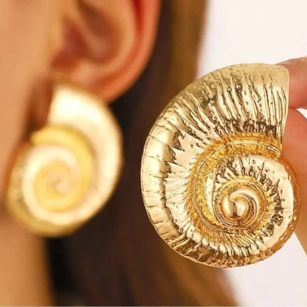 Gold Shell Earrings A1287